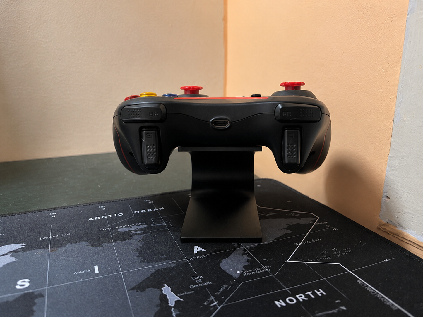 Minimal Controller Stand